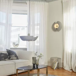 AYTM CYCNUS Wall Lamp -Hallway Salg aytm vaeglampe cycnus vaeglampe sort guld small 4627017 scaled