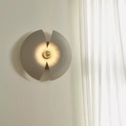 AYTM CYCNUS Wall Lamp -Hallway Salg aytm vaeglampe cycnus vaeglampe sort guld small 663175 scaled