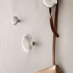 Ferm LIVING Mushroom Hook -Hallway Salg ferm living knager chanterelle hook stainless steel 5149209 2536200 scaled