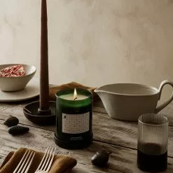 Ferm LIVING Flow Sauce Boat -Hallway Salg ferm living sovseskaal flow sauce boat off white speckle 9333401 scaled