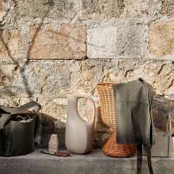 Ferm LIVING Bark Garden Bucket Bag -Hallway Salg ferm living spand ferm living bark garden bucket bag olive 5088076