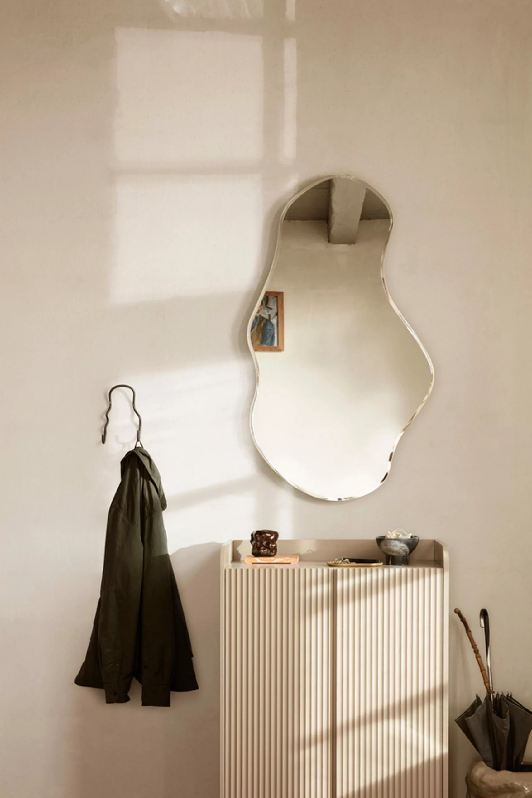 Ferm LIVING Pond Mirror - Brass Edge 6 Ferm LIVING Pond Mirror - Brass Edge - Billede 4
