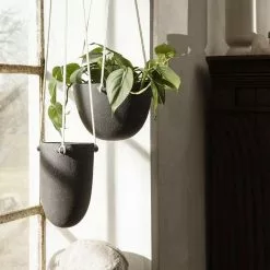 Ferm LIVING Speckle Hanging Pot -Hallway Salg ferm living urtepotte speckle hanging pot small grey 3997359 scaled