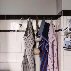 Ferm LIVING Hale Tea Towel -Hallway Salg ferm living viskestykke hale tea towel rose rust 7697321 scaled