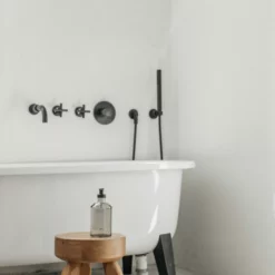 Frama AML Stool -Hallway Salg frama skammel aml stool dark pine 5950684 scaled