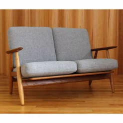 Getama GE240S / Cigar Stool / By Hans J. Wegner -Hallway Salg getama sofa ge240 cigarsofaen 2 personers af hans j wegner egetrae 4900101 6321728 scaled