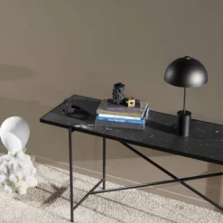 HANDVÄRK Studio Table Lamp -Hallway Salg handvaerk bordlampe handvaerk studio table lamp sort messing base sort skaerm 135097.png scaled