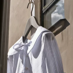 Hay Soft Coat Hanger 4-pack -Hallway Salg hay boejle soft coat hanger wide black w bar 2069360 scaled