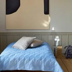 Hay Kite Quilt -Hallway Salg hay sengetaeppe kite quilt sky blue 9399543 scaled