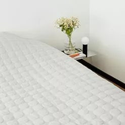 Hay Mega Dot / Small -Hallway Salg hay sengetaeppe mega dot small olive green 6159787