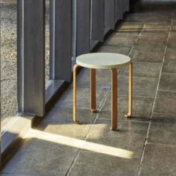 Hübsch Smile Stool -Hallway Salg huebsch stol smile stool light green orange 332168 scaled