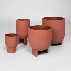 Kristina Dam Studio Serene Flowerpot -Hallway Salg kristina dam urtepotte serene flowerpot large red engobe 5604107.png