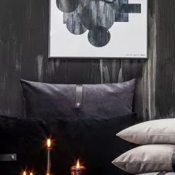 Louise Smærup Velvet -Hallway Salg louise smaerup pude velourpude moerkegraa 50 x 80 cm 8608654 scaled