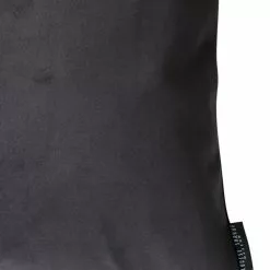 Louise Smærup Velvet -Hallway Salg louise smaerup pude velourpude moerkegraa 60 x 80 cm 7506666 scaled