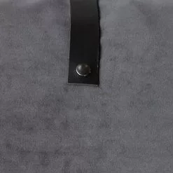 Louise Smærup Velvet -Hallway Salg louise smaerup pude velourpude moerkegraa 60 x 80 cm 9039953 scaled