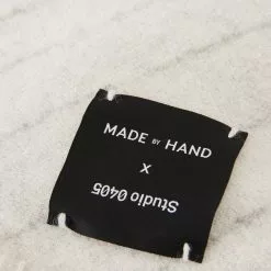 Made By Hand Pinstripe Throw -Hallway Salg made by hand taeppe pinstripe throw hvid 1385273 scaled