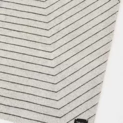 Made By Hand Pinstripe Throw -Hallway Salg made by hand taeppe pinstripe throw sort 3717622 scaled