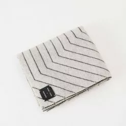 Made By Hand Pinstripe Throw -Hallway Salg made by hand taeppe pinstripe throw sort 7112693 scaled