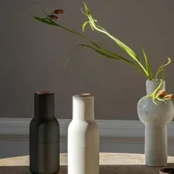 Menu Bottle Grinder 2-pack -Hallway Salg menu kvaern menu bottle grinder 2 pack brushed brass walnut 8768121.png scaled