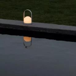 Menu Carrie Table Lamp - Portable -Hallway Salg menu lampe menu carrie led lamp 618a874ddd487 hvid 4130899 scaled