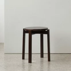 Menu Passage Stool -Hallway Salg menu skammel passage stool dark lacquered oak 7416421 scaled