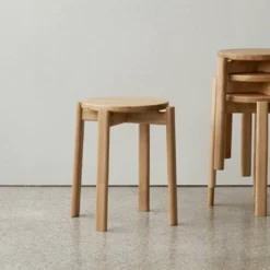 Menu Passage Stool -Hallway Salg menu skammel passage stool natural oak 4084192