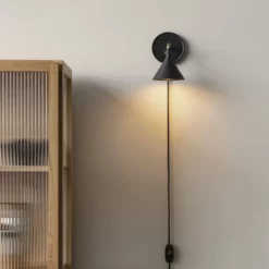Menu Cast Sconce Wall Lamp -Hallway Salg menu vaeglampe cast sconce wall lamp black 6398637 scaled