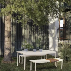 Muuto Linear Steel Bench -Hallway Salg muuto baenk muuto linear steel bench burnt orange 7602779 scaled