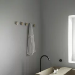 Muuto The Dots - Large -Hallway Salg muuto knager muuto the dots large oak 3041758 scaled