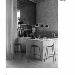 Muuto Fiber Bar Stool - Tube Base -Hallway Salg muuto skammel fiber bar stool 65 wood base silk laeder sort sort 63937.png scaled