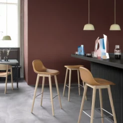 Muuto Fiber Bar Stool W/ Backrest - Wood Base -Hallway Salg muuto skammel fiber bar stool w backrest wood base refine laeder cognac eg 1387090 scaled