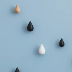 Normann Copenhagen Dropit Knager -Hallway Salg normann copenhagen knager dropit knager sort small 3801697 scaled