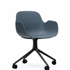 Normann Copenhagen Form Armchair Swivel 4W -Hallway Salg normann copenhagen laenestol form chair swivel 4w 60d33c468c2d7 blaa sort aluminium 4471017 scaled