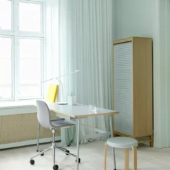 Normann Copenhagen Form Chair - Swivel 5W Gaslift Full Upholstery -Hallway Salg normann copenhagen stol form chair swivel 5w gaslift full upholstery stel sort aluminium stoftype city velvet vol 2 26 9752662 scaled