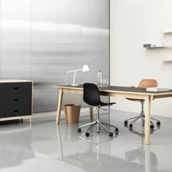 Normann Copenhagen Form Chair - Swivel 5W Gaslift -Hallway Salg normann copenhagen stol form chair swivel 5w gaslift stel sort aluminium saede graa 3074207