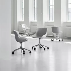 Normann Copenhagen Hyg Chair Swivel 5W Gaslift -Hallway Salg normann copenhagen stol hyg chair swivel 5w gaslift saede sand stel aluminium 2264431
