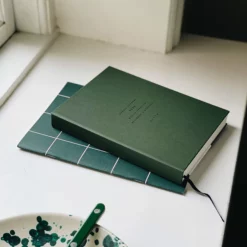 Notem MILO - Weekly Planner Book -Hallway Salg notem notesbog notem milo weekly planner book dark green 5934261 scaled