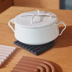 OYOY LIVING Rainbow Trivet -Hallway Salg oyoy bordskaaner rainbow trivet caramel 5947202.png scaled