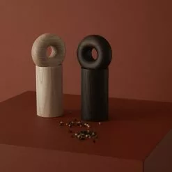 OYOY LIVING Hoop Mill Grinder -Hallway Salg oyoy kvaern hoop mill grinder dark 7981406.png scaled