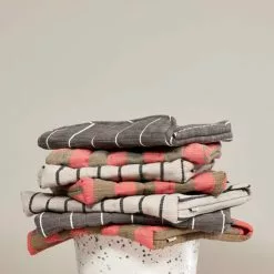 OYOY LIVING Futo Sleeve - Model 13 -Hallway Salg oyoy living computer sleeve oyoy living futo sleeve model 13 405 cherry red 9974129.png scaled