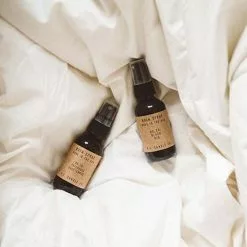 P.F. Candle Co. Room Spray -Hallway Salg p f candle co duftspray room spray no 11 amber moss 6493948