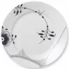 Royal Copenhagen Black Fluted Mega - Plates -Hallway Salg royal copenhagen tallerken sort mega riflet tallerkner tallerken oval 34 cm 3550186 scaled