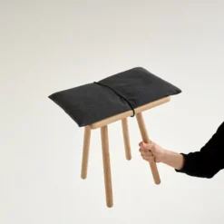 Skagerak Georg Stool 11 Skagerak Georg Stool -Hallway Salg skagerak skammel georg jubilee stool oak dark grey wool 9398305 scaled