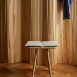 Skagerak Georg Stool -Hallway Salg skagerak skammel georg stool oak linen fibre wadding 1282156 scaled