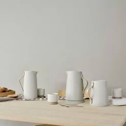 Stelton Emma Vaccum Jug 1,2 L -Hallway Salg stelton termokande emma vaccum jug dark blue 1190046