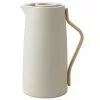 Stelton Emma Vaccum Jug 1,2 L -Hallway Salg stelton termokande emma vaccum jug sand 830376