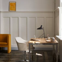 &Tradition Tripod - HM9 -Hallway Salg tradition bordlampe tripod hm9 kastanjebrun 6413362 scaled