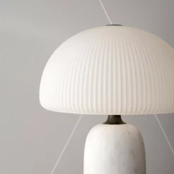 Sculpture Table Lamp - Vipp591 & Vipp592 -Hallway Salg vipp bordlampe sculpture table lamp vipp591 vipp592 small white 7433943 scaled