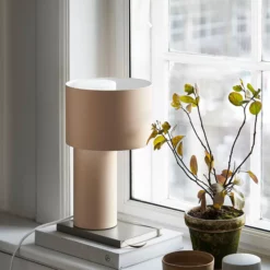 Woud Tangent Table Lamp -Hallway Salg woud bordlampe tangent table lamp desert sand 6161210 scaled